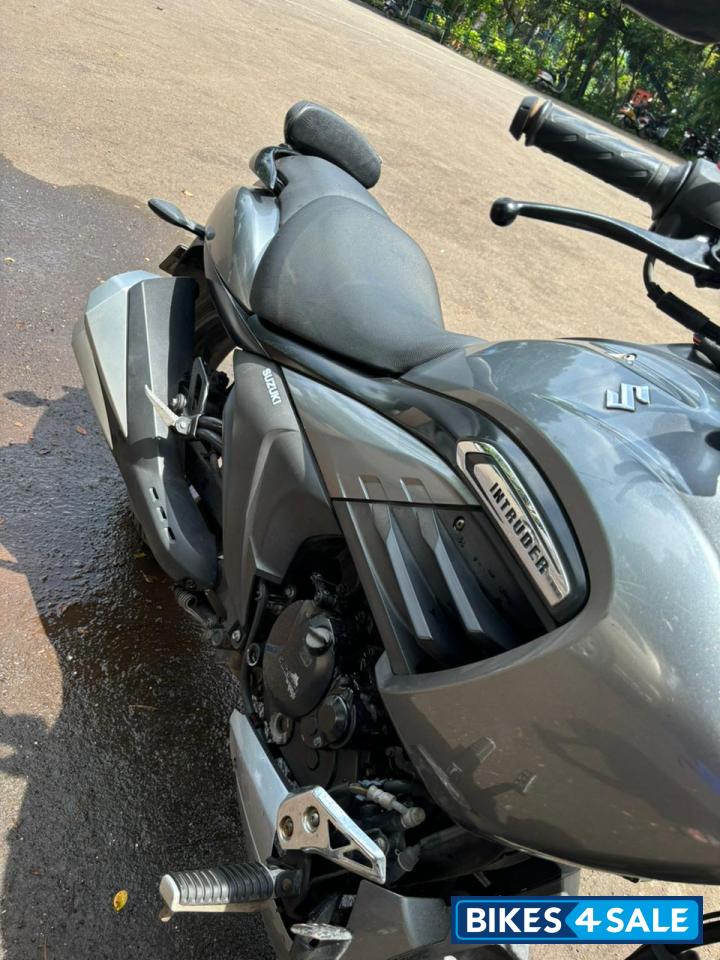 Grey Suzuki Intruder 150 Grey Suzuki Intruder 150