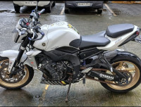 White Yamaha FZ1