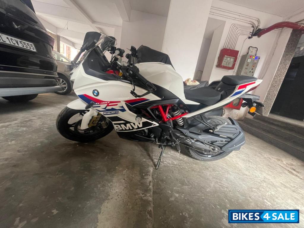 Polar White BMW G 310 RR