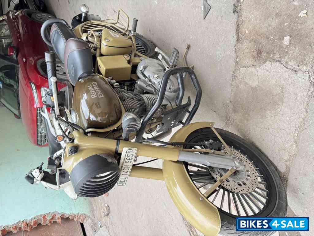 Desert Storm Royal Enfield Classic Desert Storm