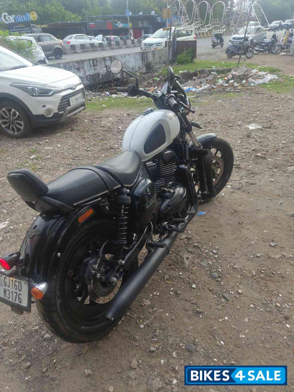 Yezdi Roadster Dark Yezdi Roadster Dark