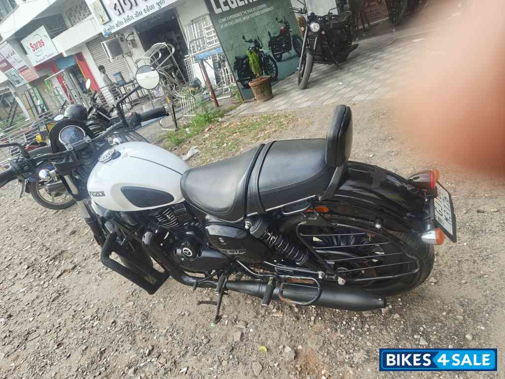 Yezdi Roadster Dark Yezdi Roadster Dark