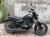 Yezdi Roadster Dark 2023 Model