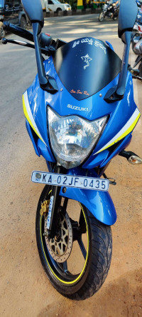 Blue Suzuki Gixxer SF