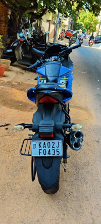 Blue Suzuki Gixxer SF