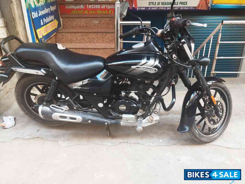 Black Bajaj Avenger Street 160