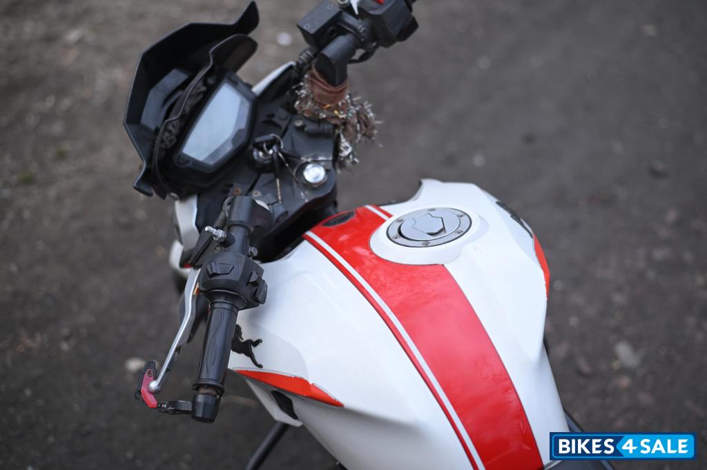 TVS Apache RTR 200 4V Race Edition 2.0 TVS Apache RTR 200 4V Race Edition 2.0