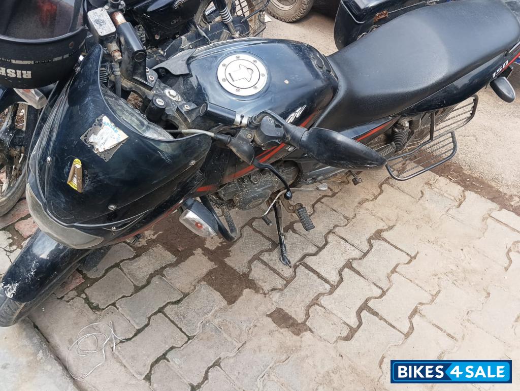 Black Bajaj Pulsar 150 DTSi