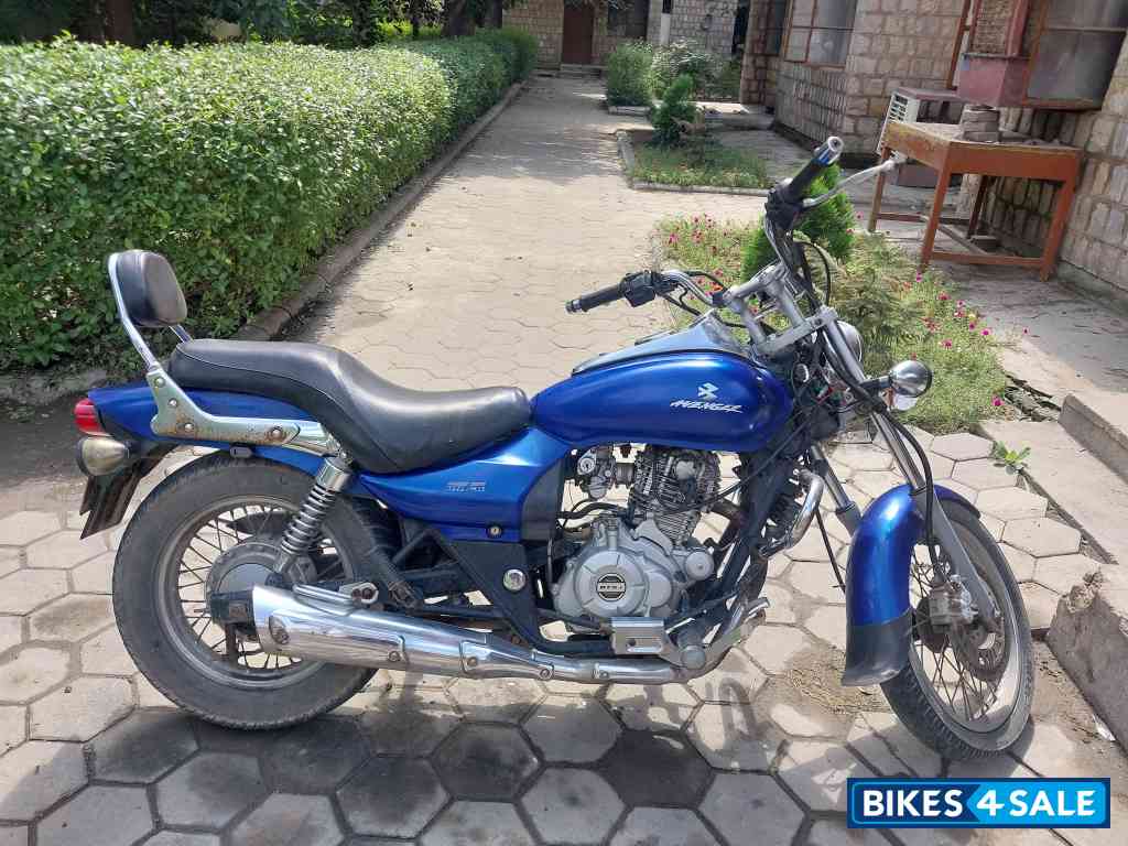 Bajaj Avenger 220 DTS-i