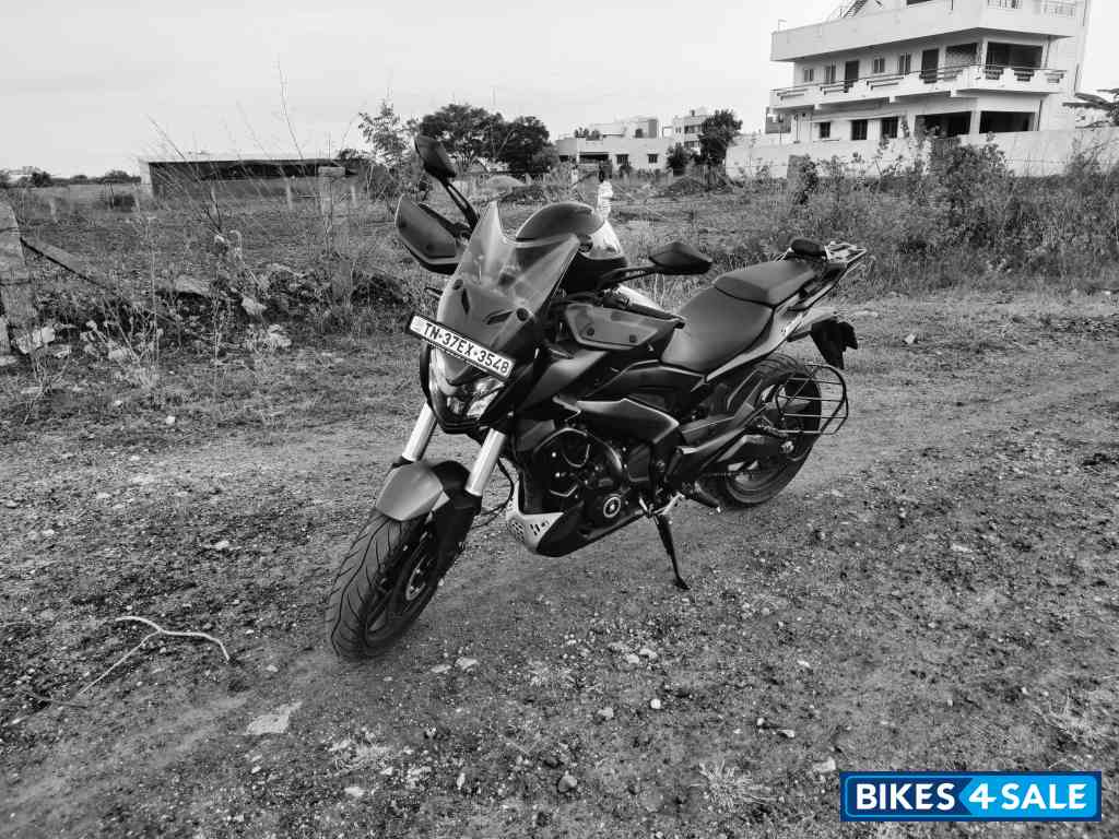 Charcoal Black Bajaj Dominar Dominor 400 2022