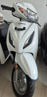 White Honda Activa 6G Dlx