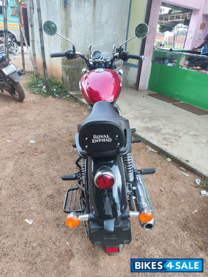 Red And Balck Royal Enfield Meteor 350 Supernova Red And Balck Royal Enfield Meteor 350 Supernova