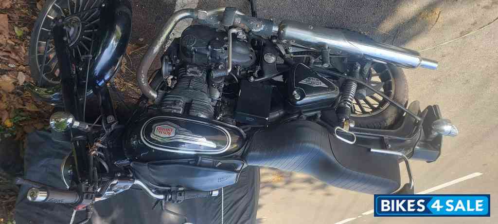 Black Royal Enfield Bullet Standard 500