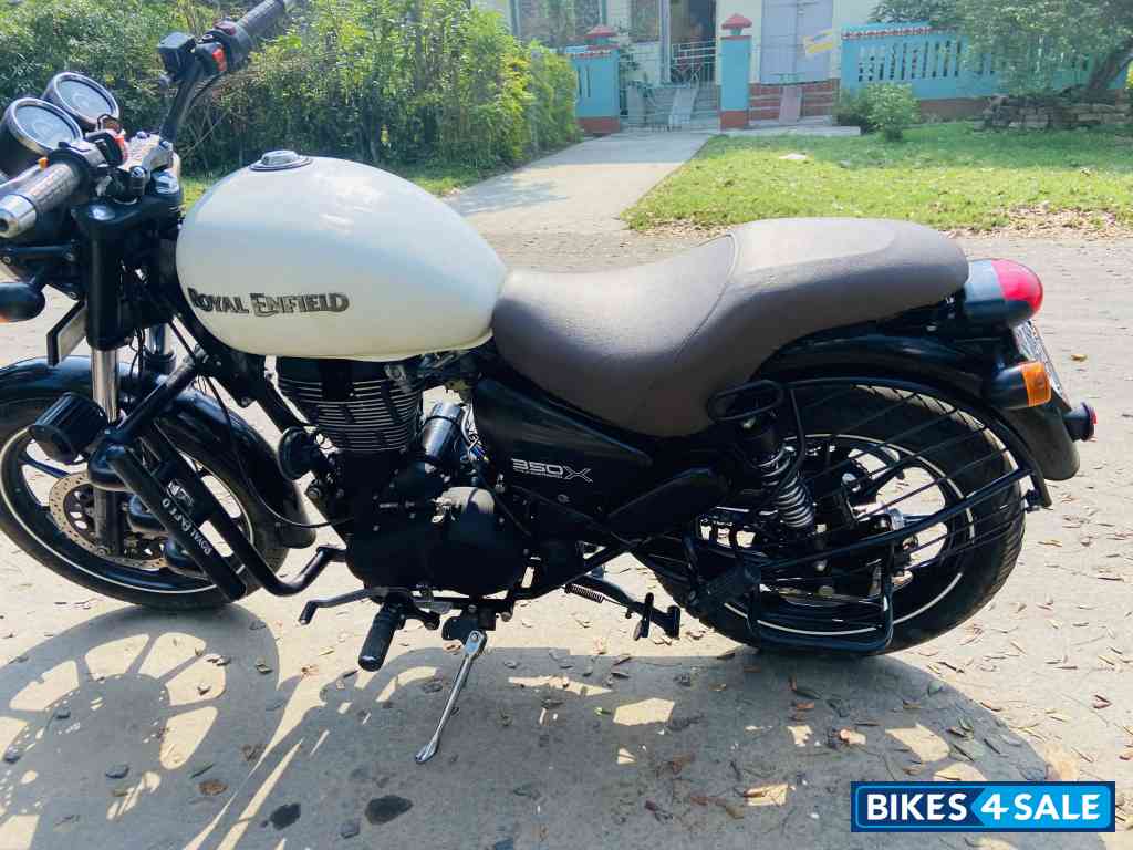 White Royal Enfield Thunderbird X 350