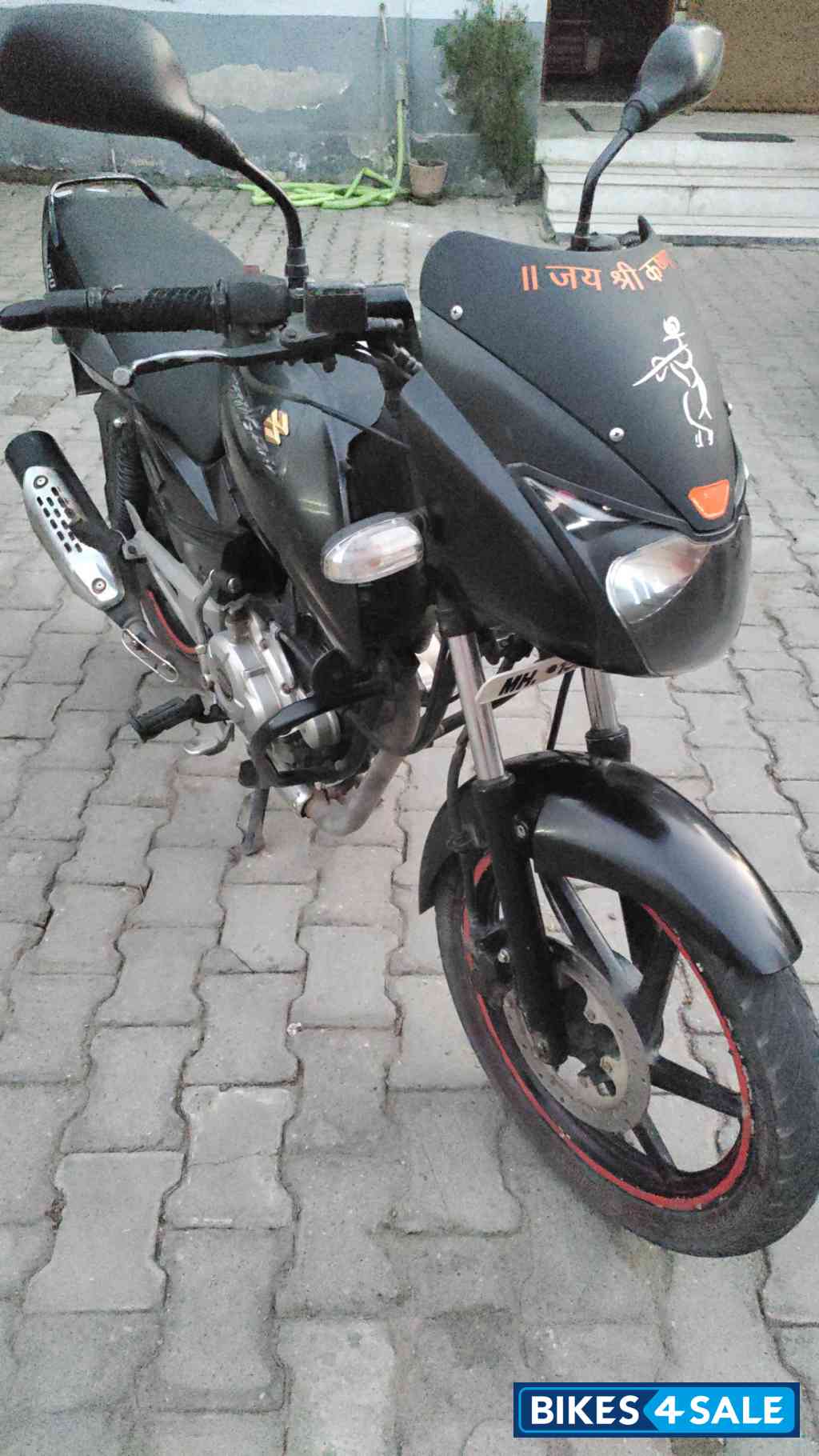 Black Bajaj Pulsar 150 Black Bajaj Pulsar 150
