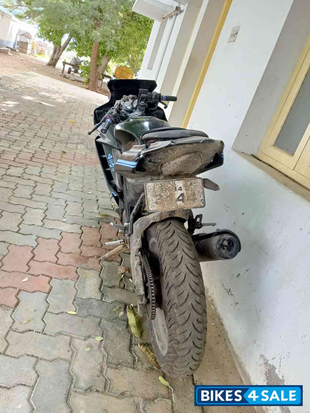 Ast Blue Yamaha YZF R15 V2 Ast Blue Yamaha YZF R15 V2