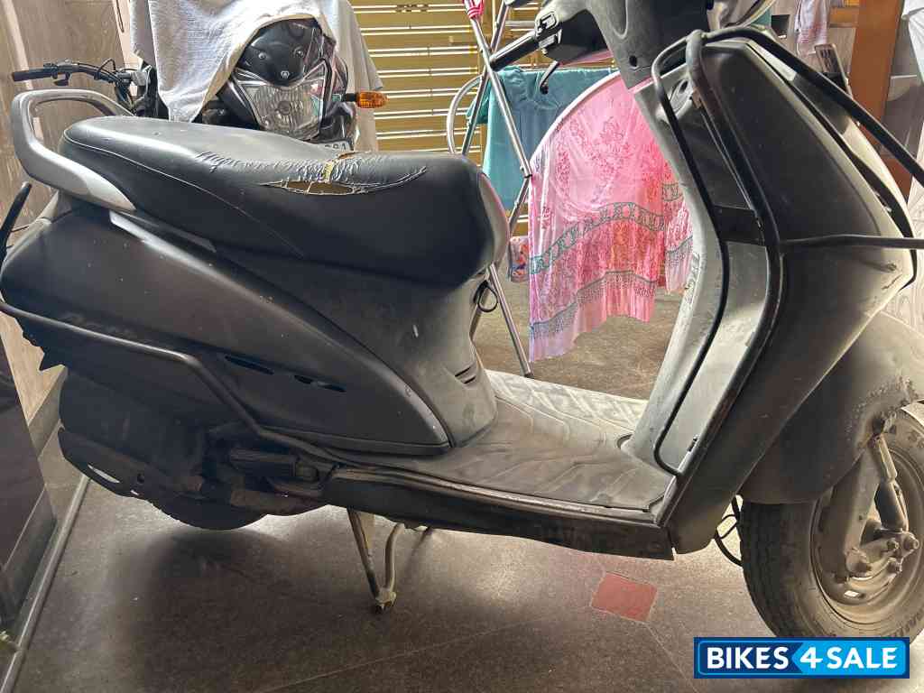 Silver Or Grey Honda Activa Silver Or Grey Honda Activa