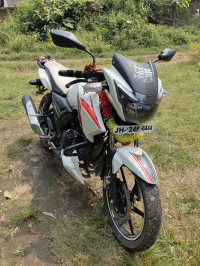 White TVS Apache RTR 160 BS VI