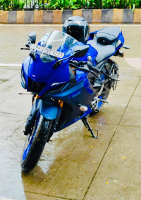 Yamaha R15 V4