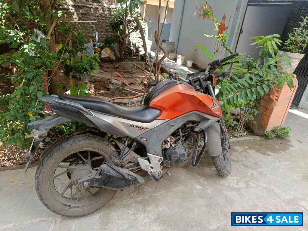 Honda CB Hornet 160R