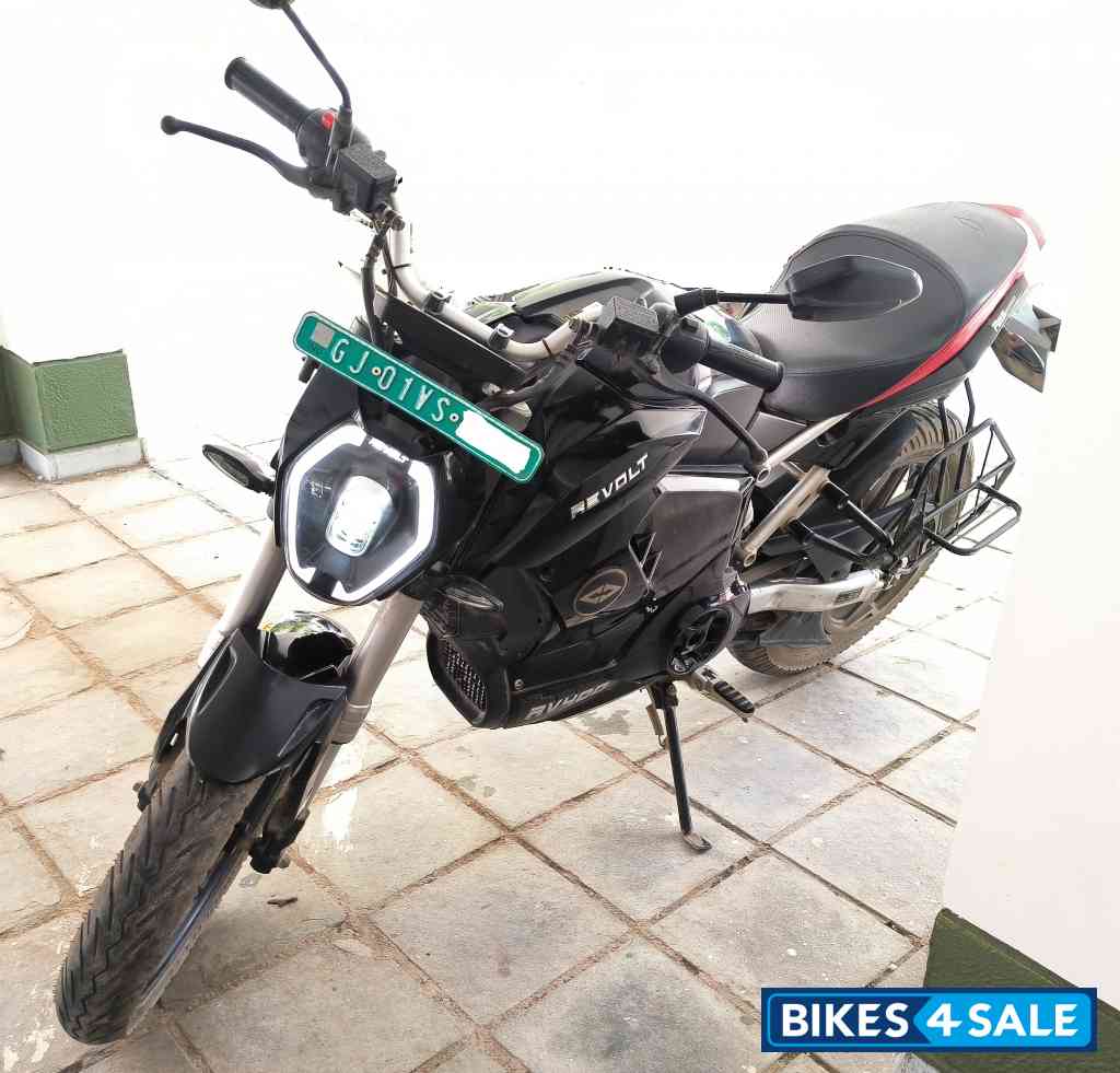 Black Revolt RV 400 Black Revolt RV 400