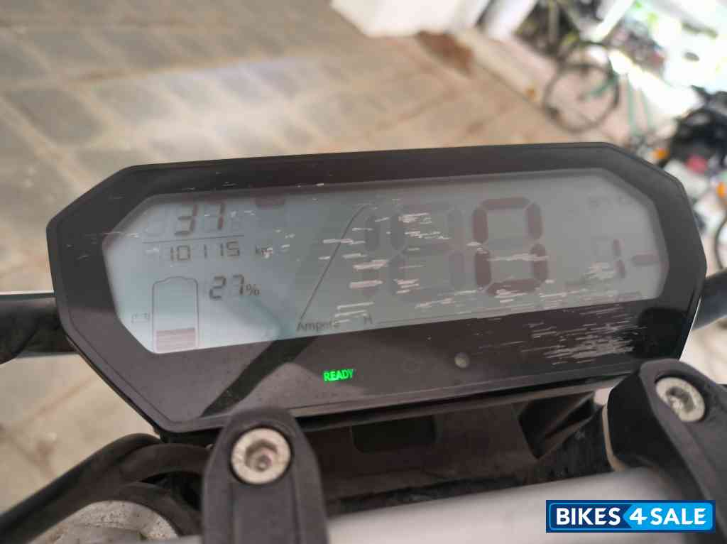 Black Revolt RV 400 Black Revolt RV 400