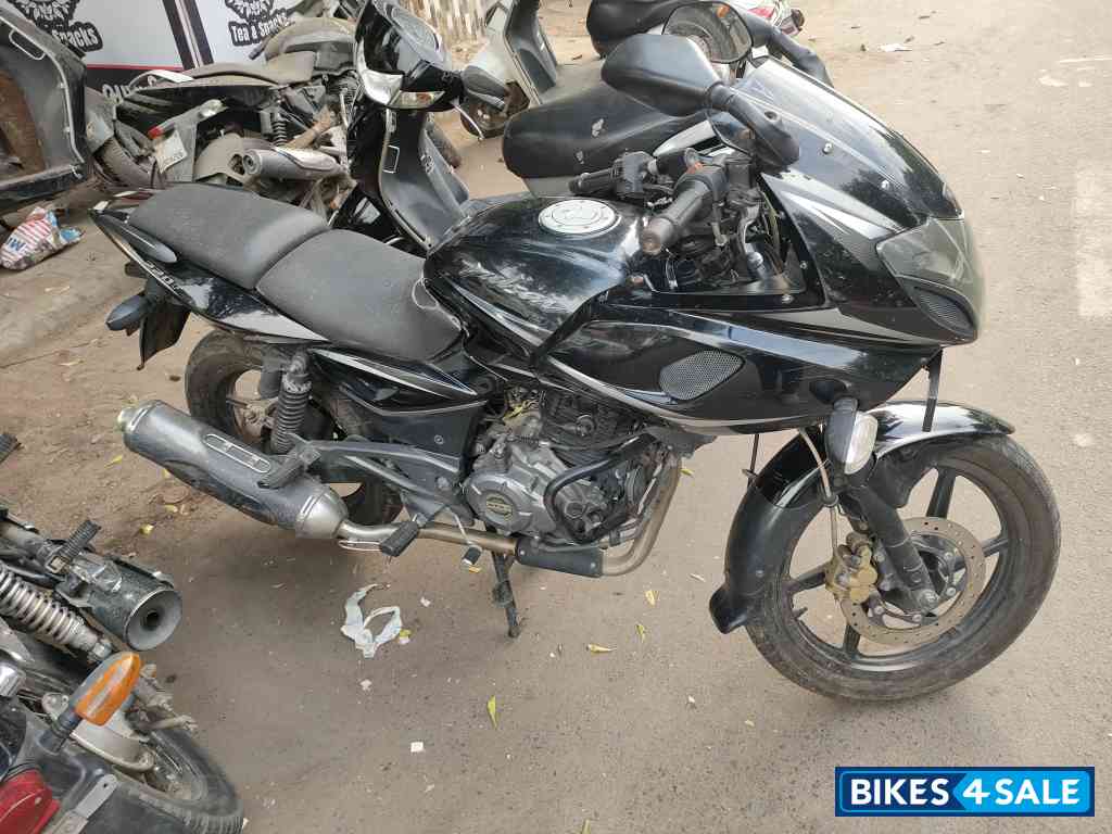 Bajaj Pulsar 220 DTSFi Bajaj Pulsar 220 DTSFi