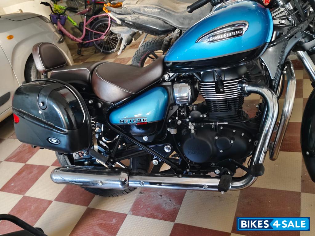 Blue Royal Enfield Meteor 350 Supernova Blue Royal Enfield Meteor 350 Supernova