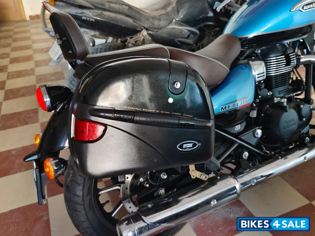 Blue Royal Enfield Meteor 350 Supernova Blue Royal Enfield Meteor 350 Supernova