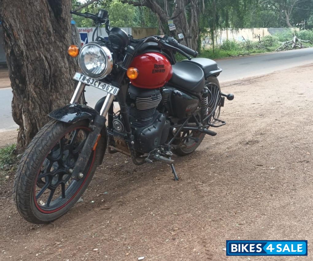 Red Royal Enfield Meteor 350 Fireball Red Royal Enfield Meteor 350 Fireball