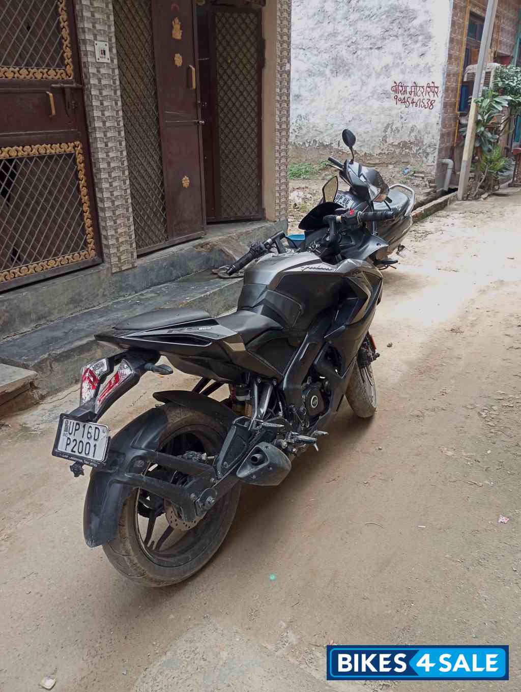 Bajaj Pulsar RS 200 ABS Bajaj Pulsar RS 200 ABS