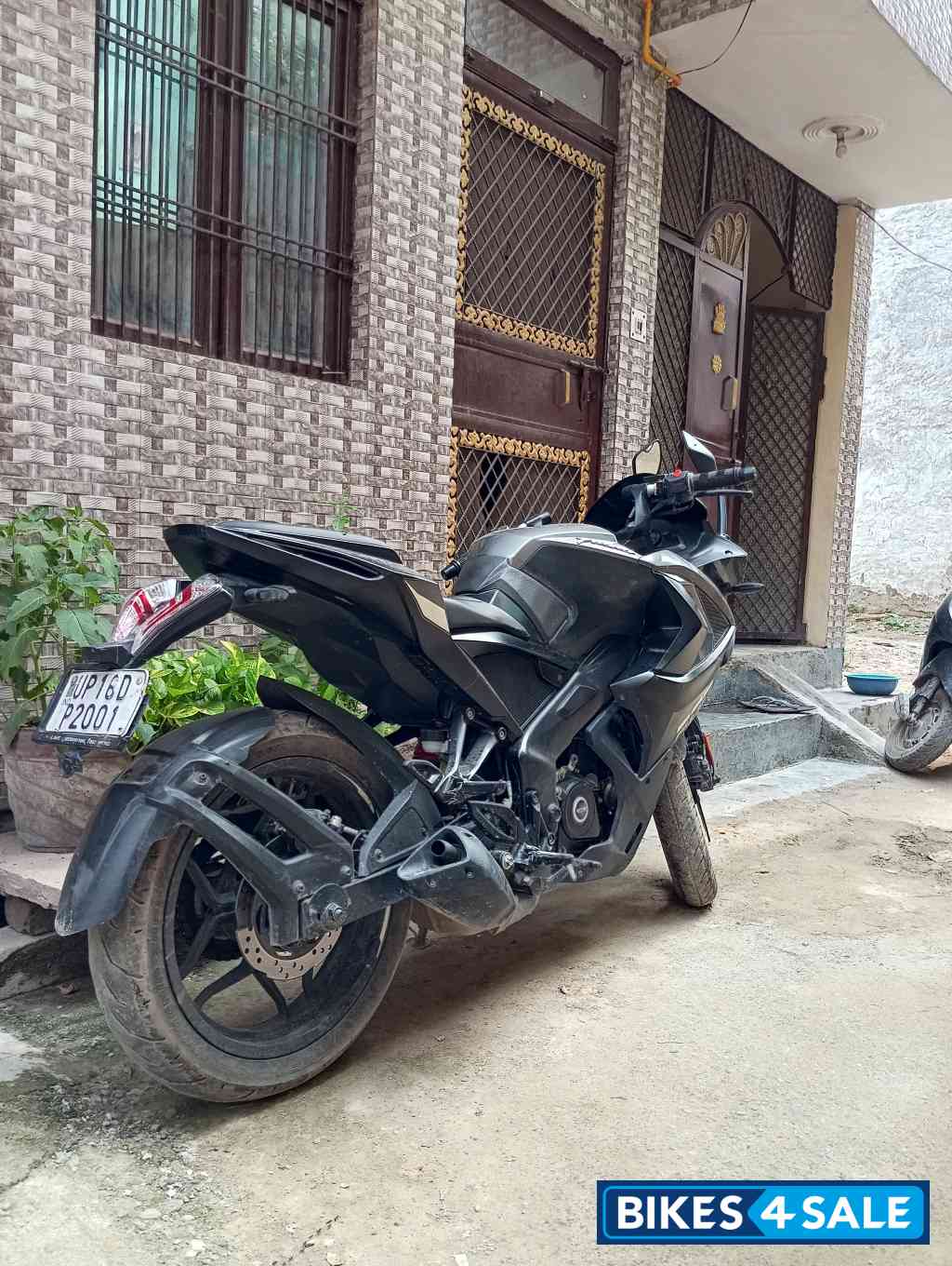 Bajaj Pulsar RS 200 ABS Bajaj Pulsar RS 200 ABS