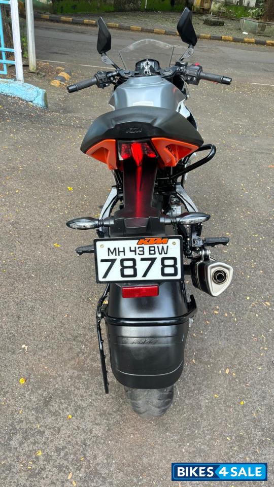 Silver Metallic Matt KTM RC 390 Silver Metallic Matt KTM RC 390