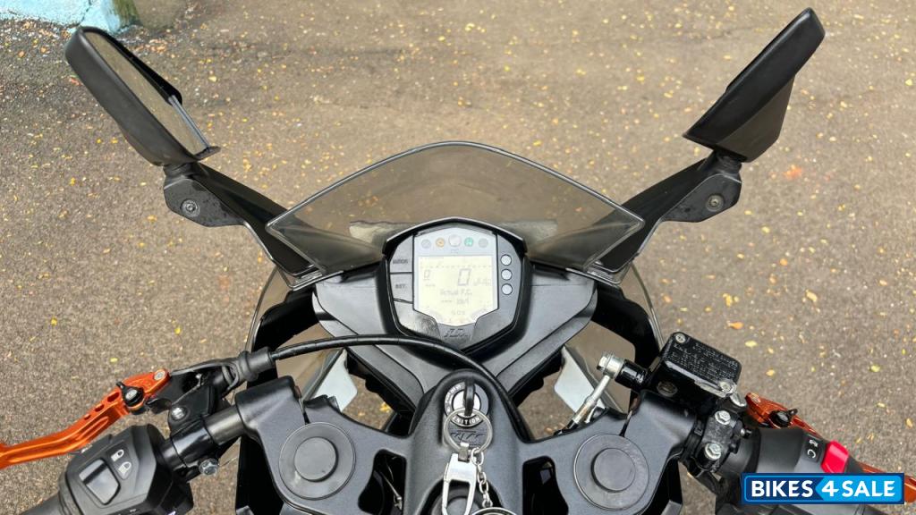 Silver Metallic Matt KTM RC 390 Silver Metallic Matt KTM RC 390