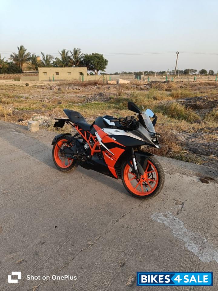 Black Orange KTM RC 200
