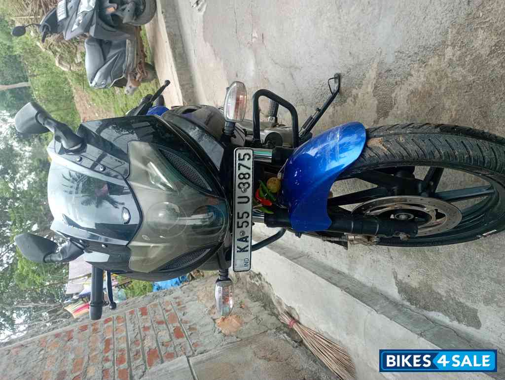 Blue Bajaj Pulsar 220 DTSi
