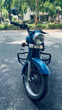 Lagoon Royal Enfield Classic 350