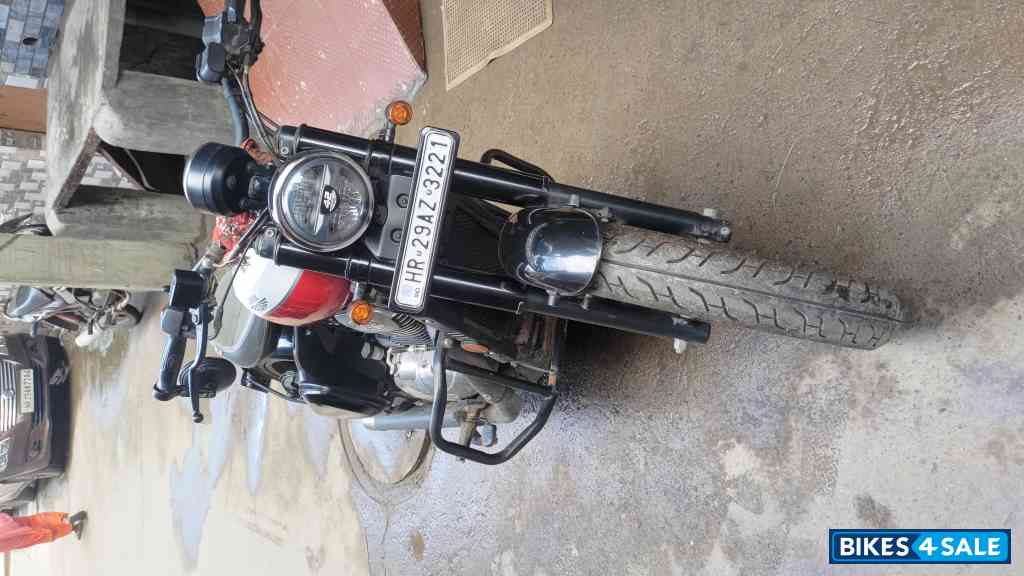 Jawa 42 Bobber Dual Channel ABS Jawa 42 Bobber Dual Channel ABS