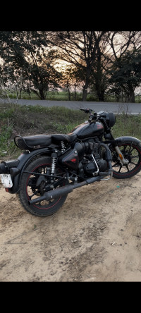 Royal Enfield Classic Stealth Black 2021 Model