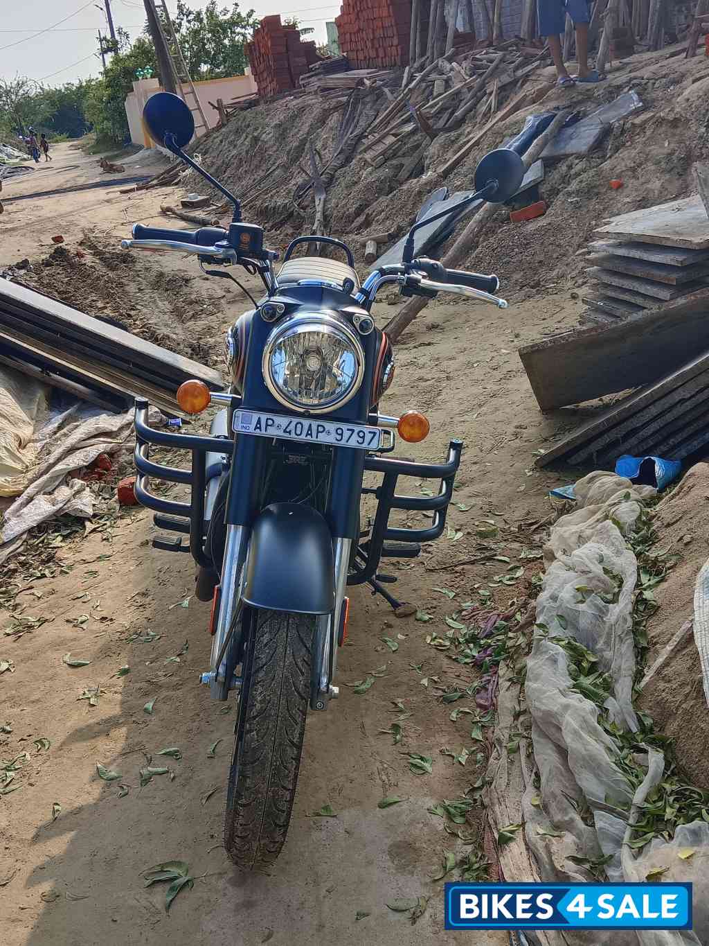 Black Royal Enfield 2023 Bullet 350