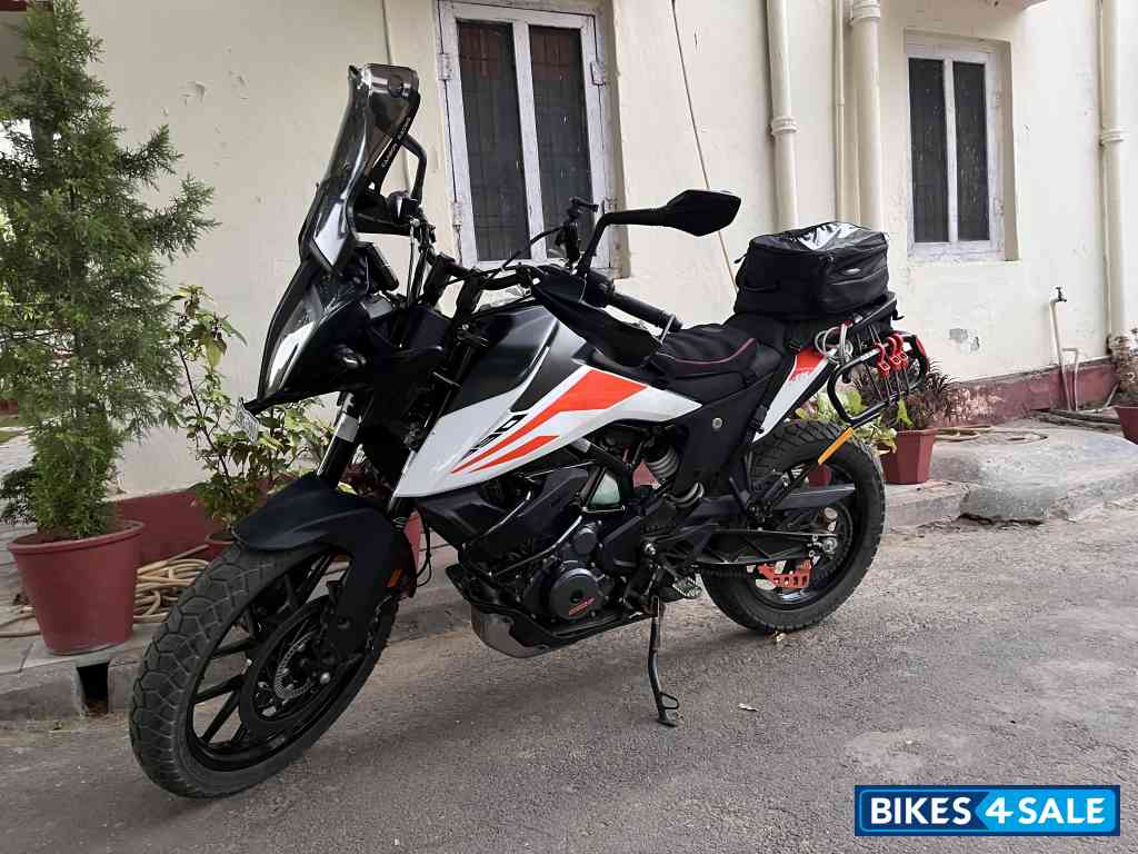 White & Orange KTM 390 Adventure White & Orange KTM 390 Adventure