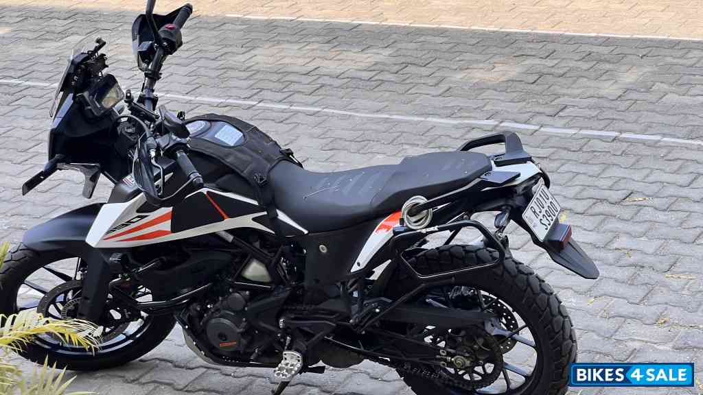 White & Orange KTM 390 Adventure White & Orange KTM 390 Adventure