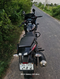 Black Bajaj Pulsar 220F