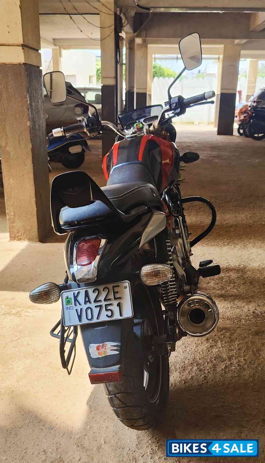 Ebony Black Bajaj V15 Ebony Black Bajaj V15