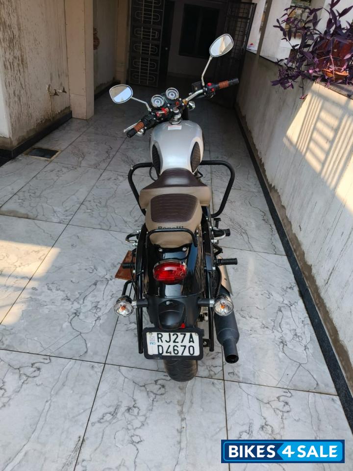 Silver Black Benelli Imperiale 400 BS6 Silver Black Benelli Imperiale 400 BS6