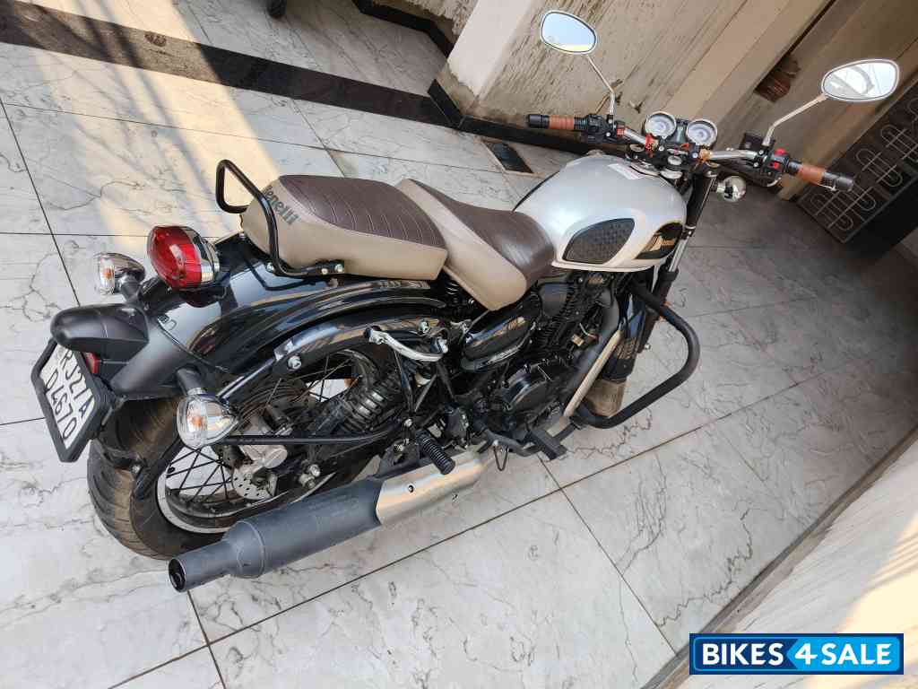 Silver Black Benelli Imperiale 400 BS6 Silver Black Benelli Imperiale 400 BS6