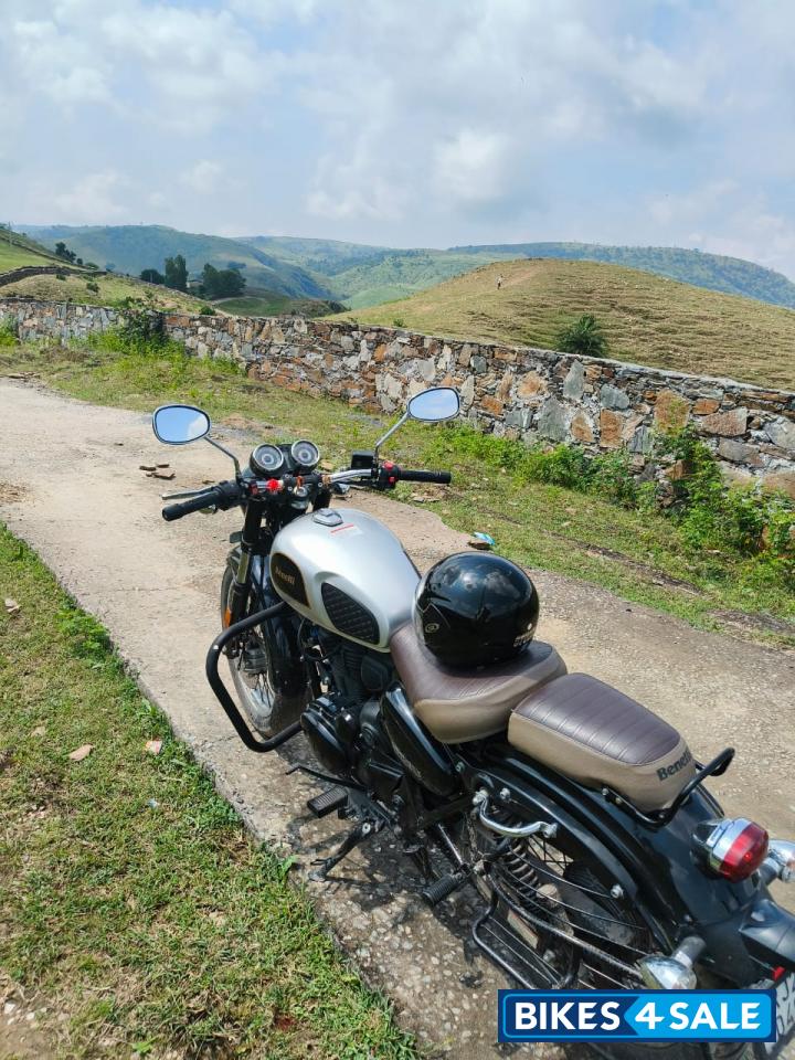 Silver Black Benelli Imperiale 400 BS6 Silver Black Benelli Imperiale 400 BS6