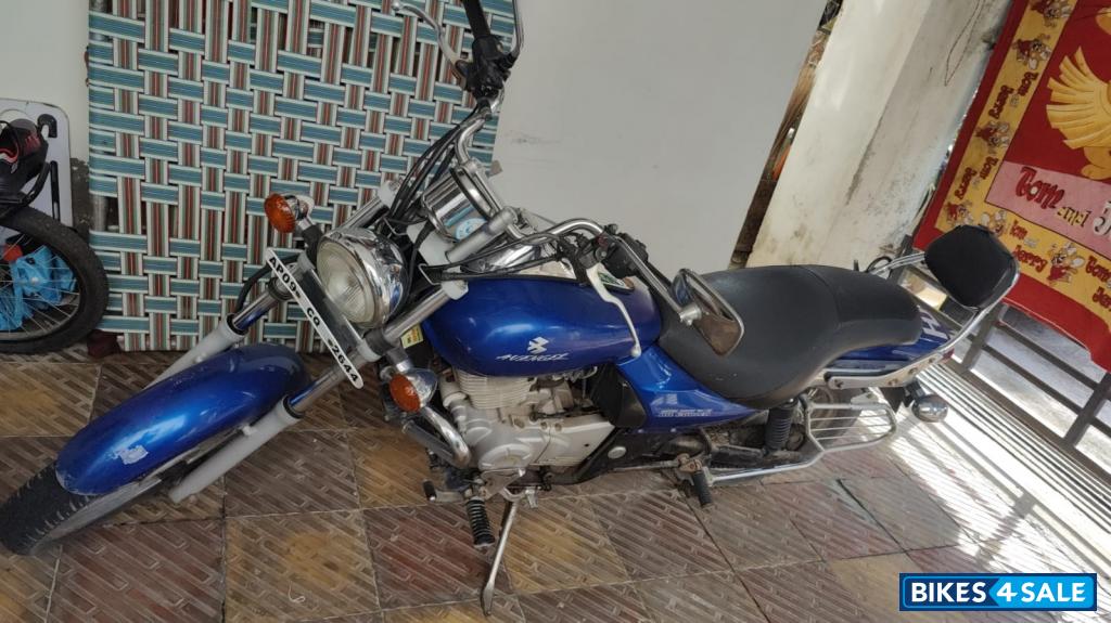 Bajaj Avenger 220 DTS-i