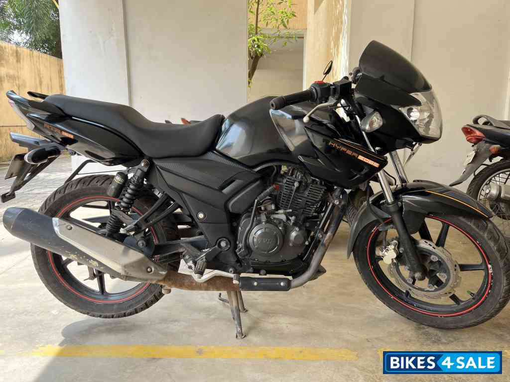 Black TVS Apache RTR 160 Black TVS Apache RTR 160