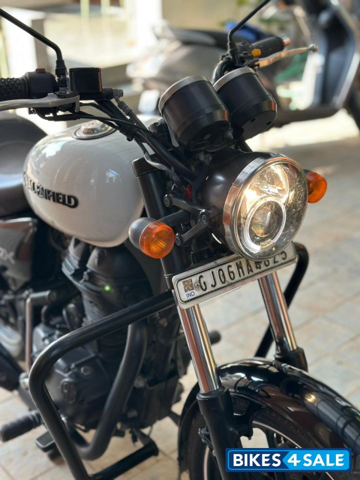 White Royal Enfield Thunderbird X 350 White Royal Enfield Thunderbird X 350